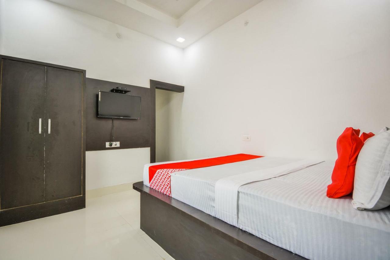 Oyo 43505 Hotel The White House Hisar Ngoại thất bức ảnh