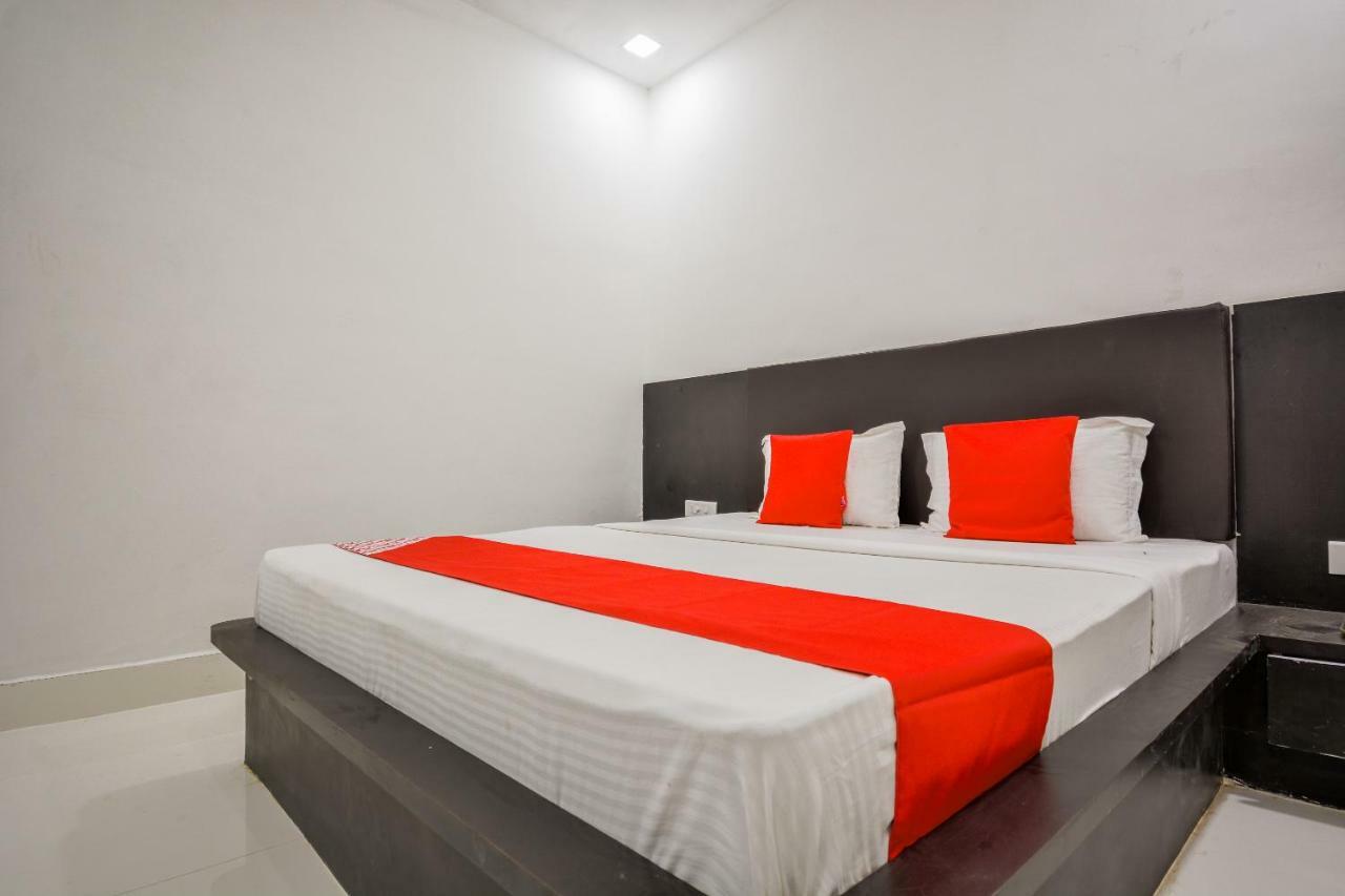 Oyo 43505 Hotel The White House Hisar Ngoại thất bức ảnh