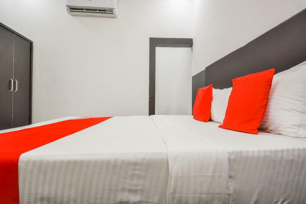 Oyo 43505 Hotel The White House Hisar Ngoại thất bức ảnh