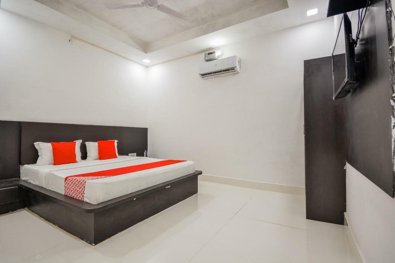 Oyo 43505 Hotel The White House Hisar Ngoại thất bức ảnh