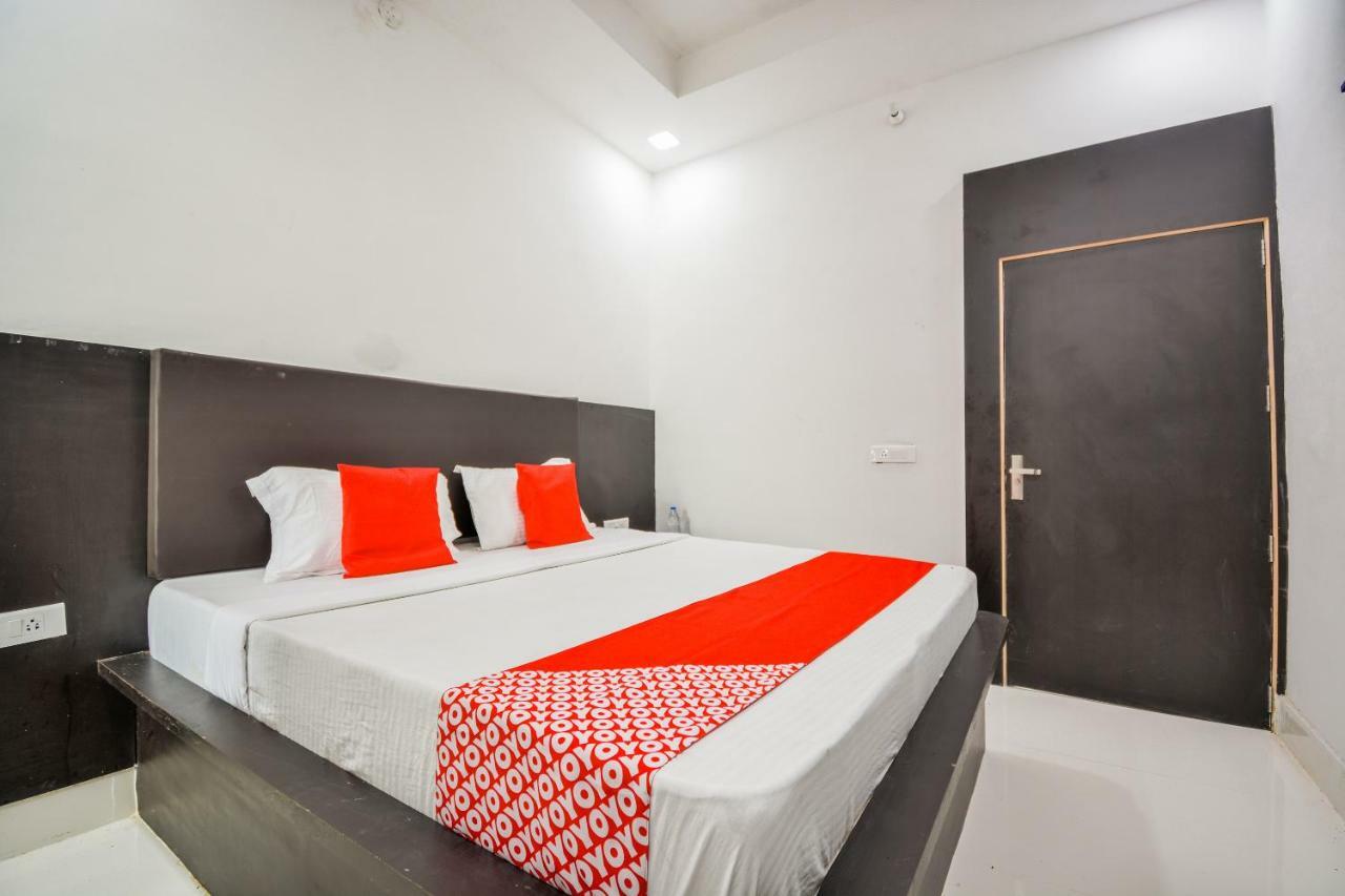 Oyo 43505 Hotel The White House Hisar Ngoại thất bức ảnh