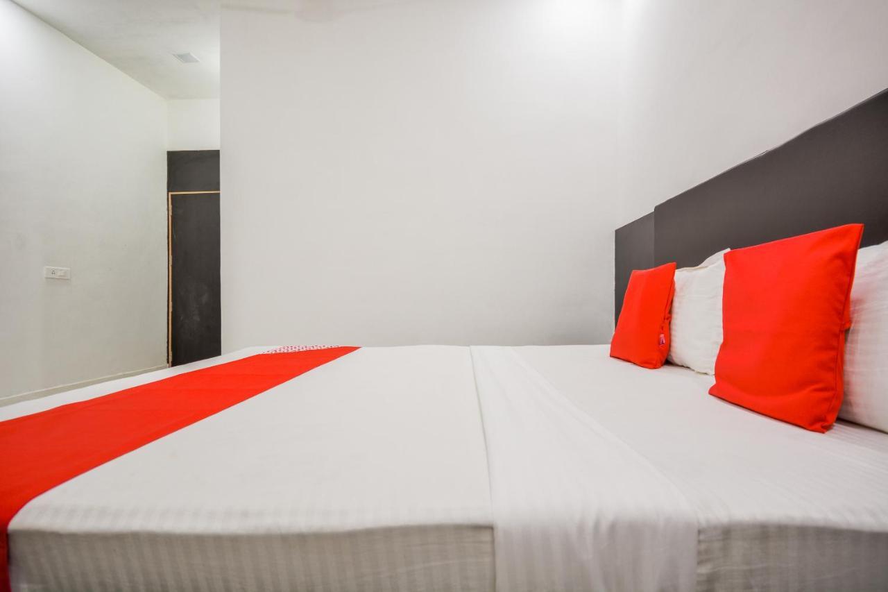 Oyo 43505 Hotel The White House Hisar Ngoại thất bức ảnh